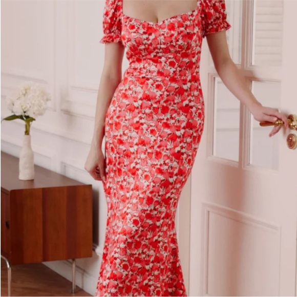lait collection Dresses & Skirts - New LAIT Collection Avery Sweetheart Neckline Midi Size L Sold out